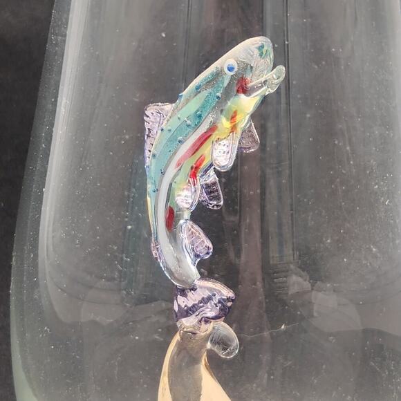 Unique Clear Glass Vase With Multi-Colored Glass Fish Suspended Inside Art Gift - Picture 4 of 13